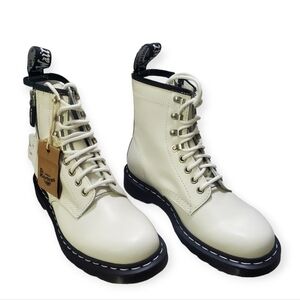 NWT Dr. Martens 1460 Z White Leather Side Zip Boots 9
